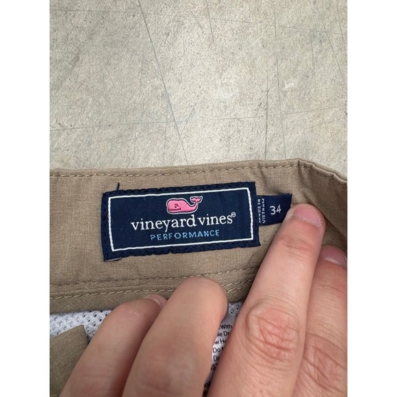 Vineyard Vines Performance Breaker Shorts Mens Size 34 Khaki Casual - Picture 2 of 4